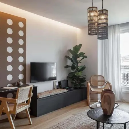 Apartment Pende - 1 Bedroom And Swimming Pool In Passeig De Gracia